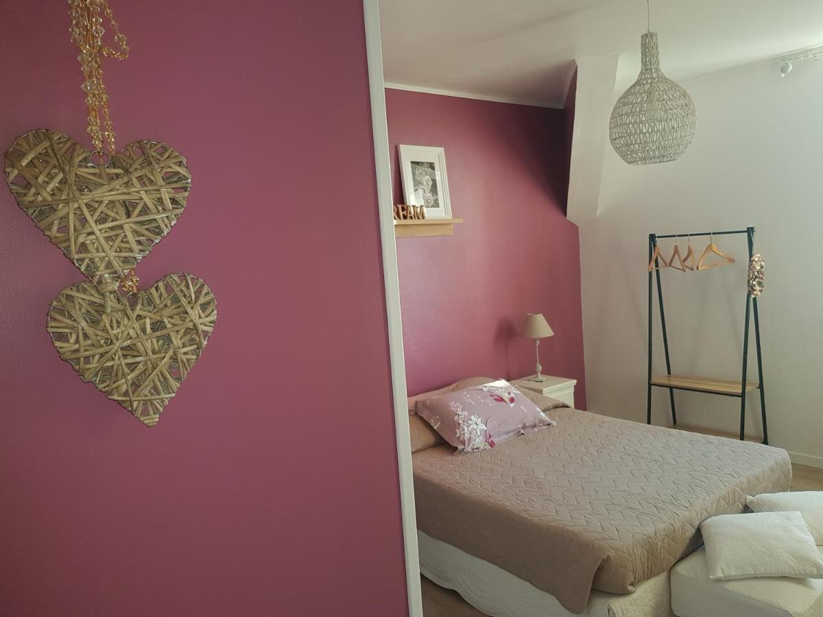 Hotel Lucriolla Oree-d'Anjou Esterno foto