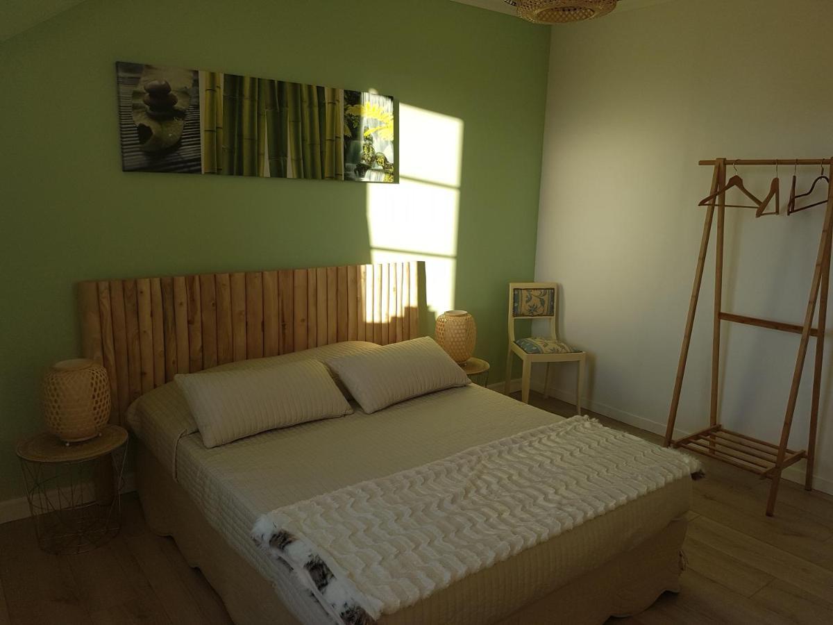 Hotel Lucriolla Oree-d'Anjou Esterno foto